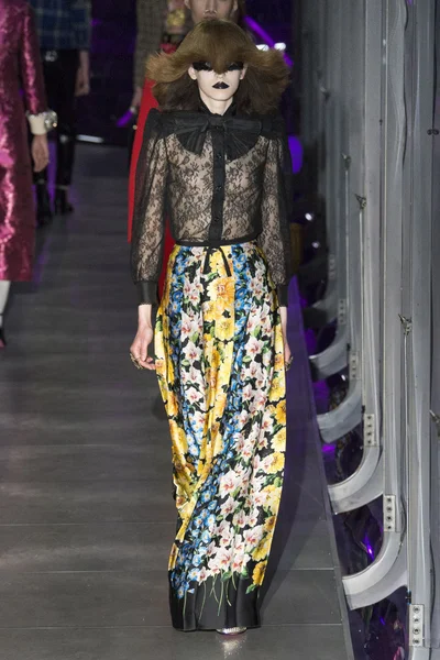 Look 22